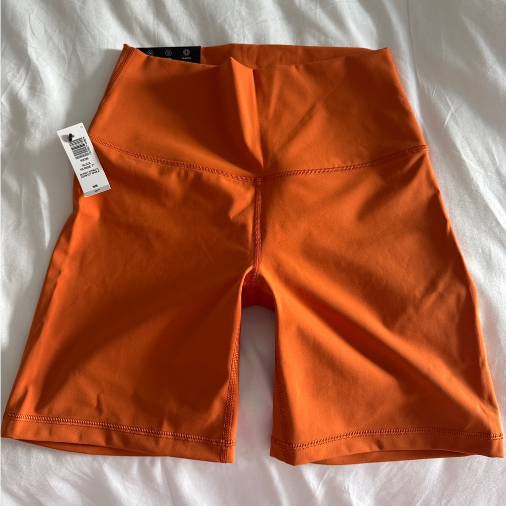 NEW Aritzia 7 inch high rise short